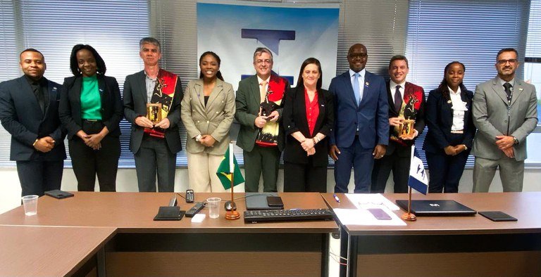 inmetro-recebe-delegacao-de-mocambique-para-troca-de-experiencias-em-auditoria-e-fiscalizacao